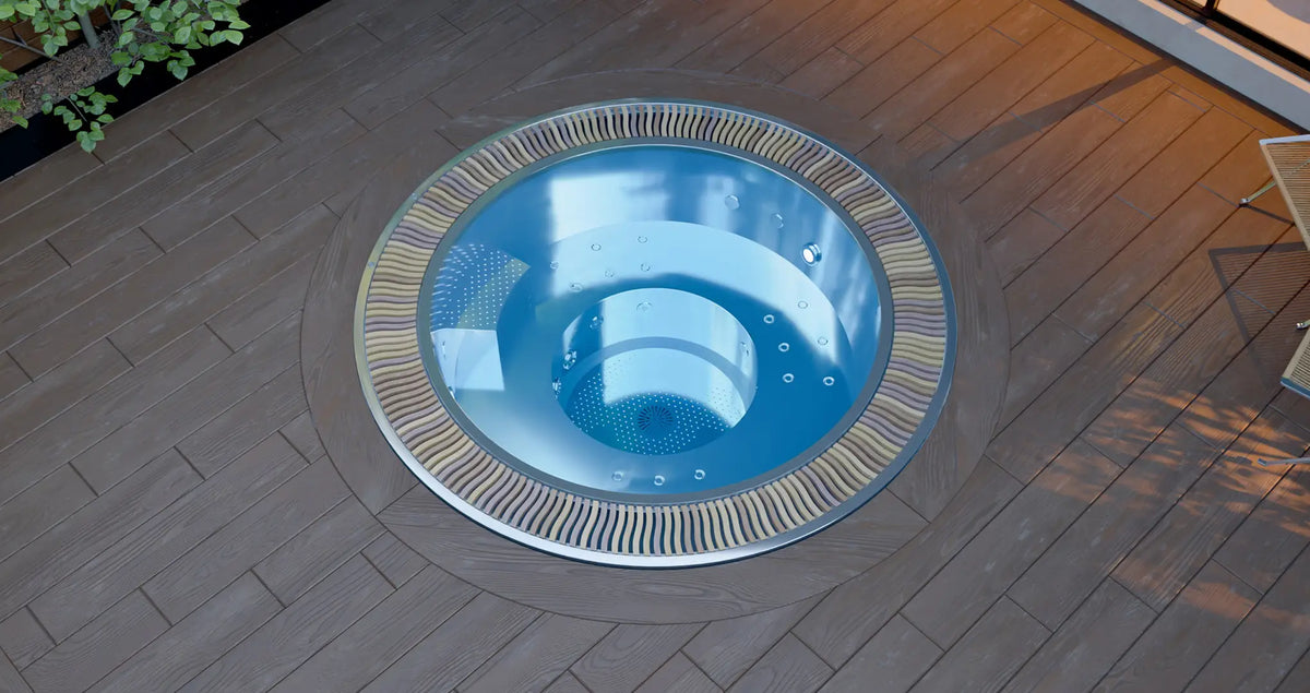 Aquavia Orbion spa pool — overhead view