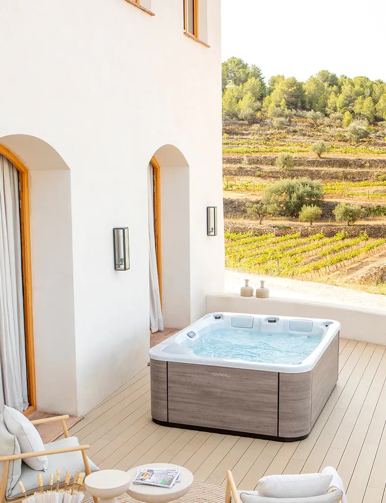Spa Lineon — 4 Person Spa Pool, Wellness One